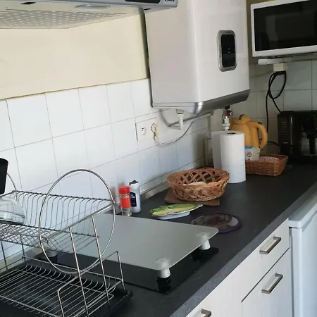 Climatise Pour 4, A 100m De La Plage, - Fr-1-388-104 Apartment *